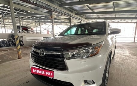 Toyota Highlander III, 2014 год, 3 300 000 рублей, 3 фотография