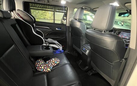 Toyota Highlander III, 2014 год, 3 300 000 рублей, 24 фотография