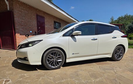 Nissan Leaf II, 2018 год, 1 820 000 рублей, 5 фотография