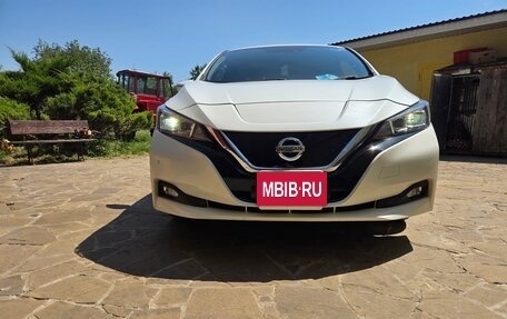 Nissan Leaf II, 2018 год, 1 820 000 рублей, 1 фотография