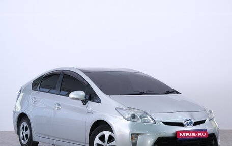 Toyota Prius, 2015 год, 1 349 000 рублей, 1 фотография