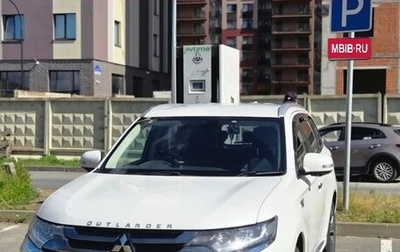 Mitsubishi Outlander III рестайлинг 3, 2015 год, 1 770 000 рублей, 1 фотография
