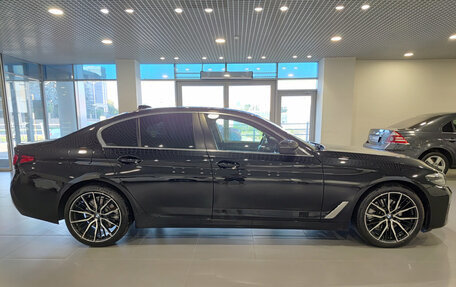 BMW 5 серия, 2021 год, 3 900 000 рублей, 4 фотография