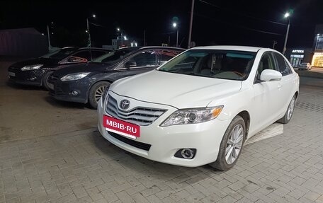 Toyota Camry, 2010 год, 960 000 рублей, 2 фотография