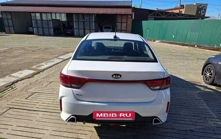 KIA Rio IV, 2021 год, 920 000 рублей, 3 фотография