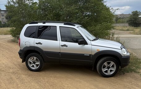 Chevrolet Niva I рестайлинг, 2011 год, 440 000 рублей, 2 фотография