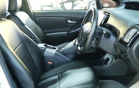 Toyota Prius, 2015 год, 1 349 000 рублей, 8 фотография