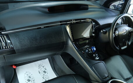 Toyota Prius, 2015 год, 1 349 000 рублей, 18 фотография