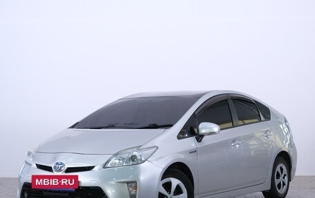 Toyota Prius, 2015 год, 1 349 000 рублей, 4 фотография
