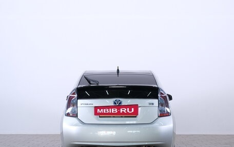 Toyota Prius, 2015 год, 1 349 000 рублей, 6 фотография