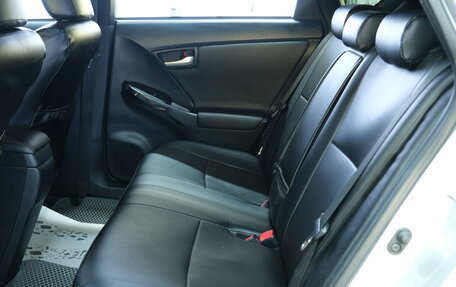 Toyota Prius, 2015 год, 1 349 000 рублей, 21 фотография