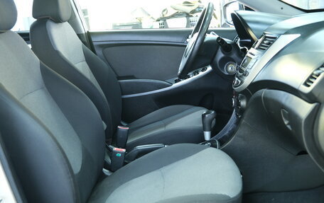 Hyundai Solaris II рестайлинг, 2013 год, 969 000 рублей, 19 фотография