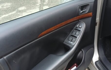 Toyota Avensis III рестайлинг, 2006 год, 280 000 рублей, 14 фотография