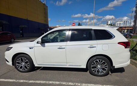 Mitsubishi Outlander III рестайлинг 3, 2015 год, 1 770 000 рублей, 5 фотография