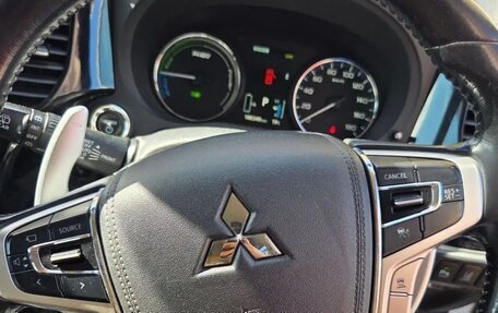 Mitsubishi Outlander III рестайлинг 3, 2015 год, 1 770 000 рублей, 11 фотография