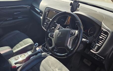 Mitsubishi Outlander III рестайлинг 3, 2015 год, 1 770 000 рублей, 16 фотография