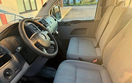 Volkswagen Transporter T5 рестайлинг, 2008 год, 930 000 рублей, 6 фотография