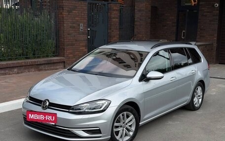 Volkswagen Golf VII, 2020 год, 1 690 000 рублей, 3 фотография