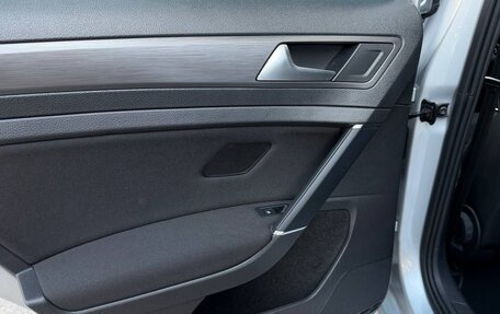 Volkswagen Golf VII, 2020 год, 1 690 000 рублей, 25 фотография