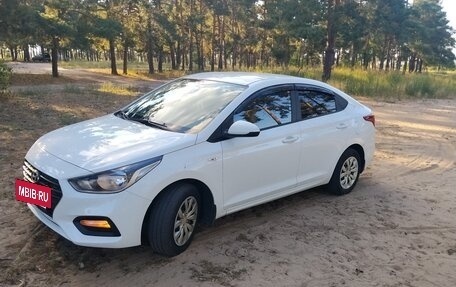 Hyundai Solaris II рестайлинг, 2017 год, 1 150 000 рублей, 2 фотография