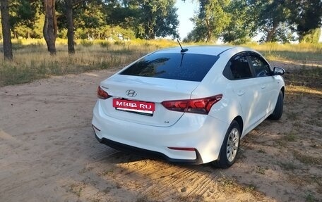 Hyundai Solaris II рестайлинг, 2017 год, 1 150 000 рублей, 5 фотография