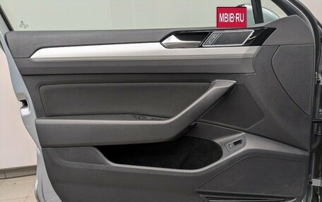 Volkswagen Passat B8 рестайлинг, 2019 год, 2 400 000 рублей, 13 фотография