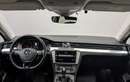 Volkswagen Passat B8 рестайлинг, 2019 год, 2 400 000 рублей, 26 фотография
