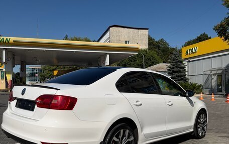 Volkswagen Jetta VI, 2013 год, 1 100 000 рублей, 2 фотография