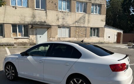 Volkswagen Jetta VI, 2013 год, 1 100 000 рублей, 3 фотография