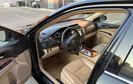 Toyota Camry, 2013 год, 1 990 000 рублей, 6 фотография