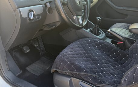 Volkswagen Jetta VI, 2013 год, 1 100 000 рублей, 18 фотография