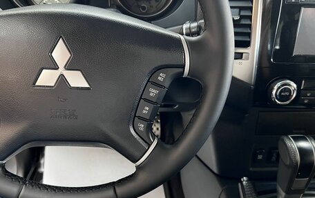 Mitsubishi Pajero IV, 2015 год, 2 495 000 рублей, 16 фотография