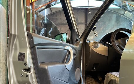 Renault Logan I, 2010 год, 949 000 рублей, 32 фотография