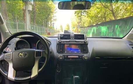 Toyota Land Cruiser Prado 150 рестайлинг 2, 2016 год, 3 400 000 рублей, 10 фотография