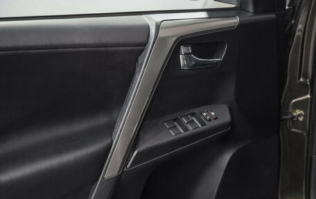 Toyota RAV4, 2019 год, 2 489 000 рублей, 22 фотография