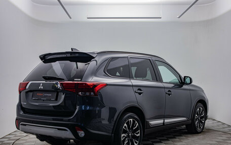 Mitsubishi Outlander III рестайлинг 3, 2021 год, 2 145 000 рублей, 6 фотография