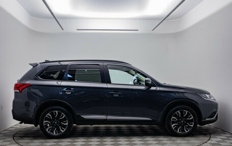 Mitsubishi Outlander III рестайлинг 3, 2021 год, 2 145 000 рублей, 5 фотография
