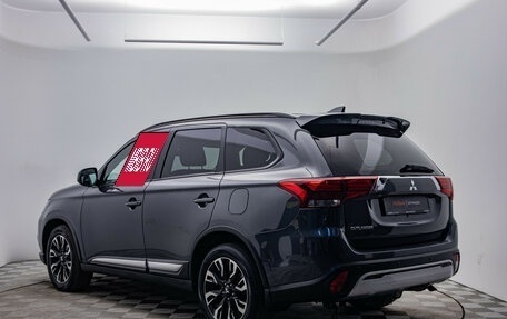 Mitsubishi Outlander III рестайлинг 3, 2021 год, 2 145 000 рублей, 8 фотография