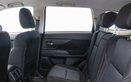 Mitsubishi Outlander III рестайлинг 3, 2021 год, 2 145 000 рублей, 12 фотография