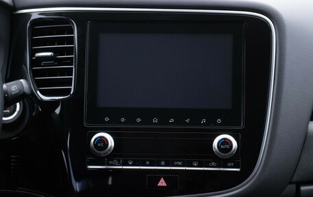 Mitsubishi Outlander III рестайлинг 3, 2021 год, 2 145 000 рублей, 15 фотография
