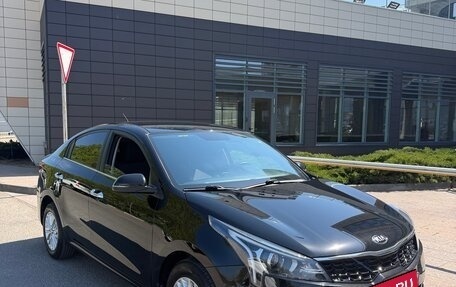 KIA Rio IV, 2021 год, 1 750 000 рублей, 2 фотография