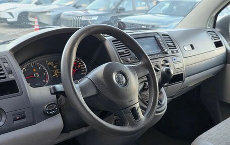 Volkswagen Transporter T5 рестайлинг, 2010 год, 1 300 000 рублей, 10 фотография