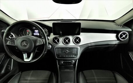 Mercedes-Benz GLA, 2016 год, 1 745 000 рублей, 13 фотография