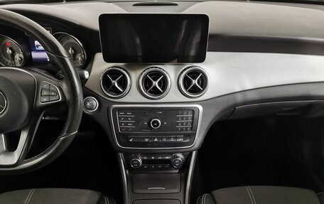 Mercedes-Benz GLA, 2016 год, 1 745 000 рублей, 14 фотография