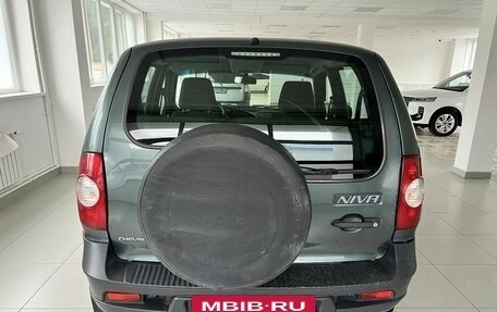 Chevrolet Niva I рестайлинг, 2018 год, 680 000 рублей, 3 фотография