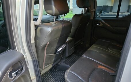 Nissan Navara (Frontier), 2008 год, 850 000 рублей, 9 фотография