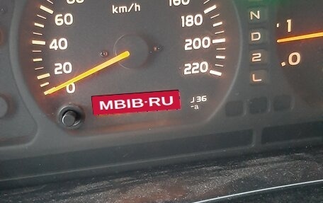Toyota Land Cruiser 100 рестайлинг 2, 2002 год, 960 000 рублей, 12 фотография