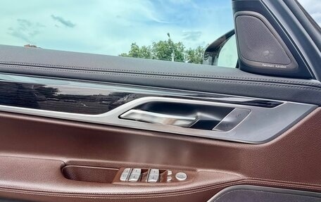 BMW 7 серия, 2017 год, 3 800 000 рублей, 2 фотография