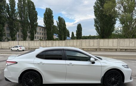 Toyota Camry, 2021 год, 2 300 000 рублей, 6 фотография