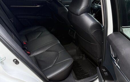 Toyota Camry, 2021 год, 2 300 000 рублей, 13 фотография